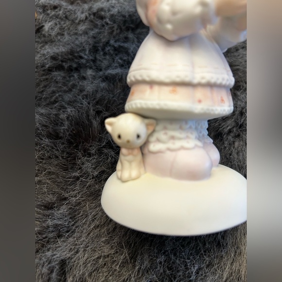 Precious Moments - Picture 5 of 6